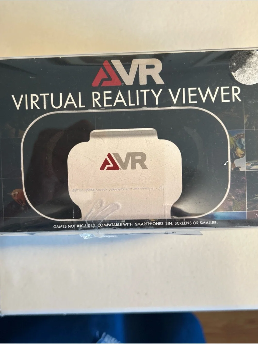 White Mobile Virtual Reality Viewer Headset